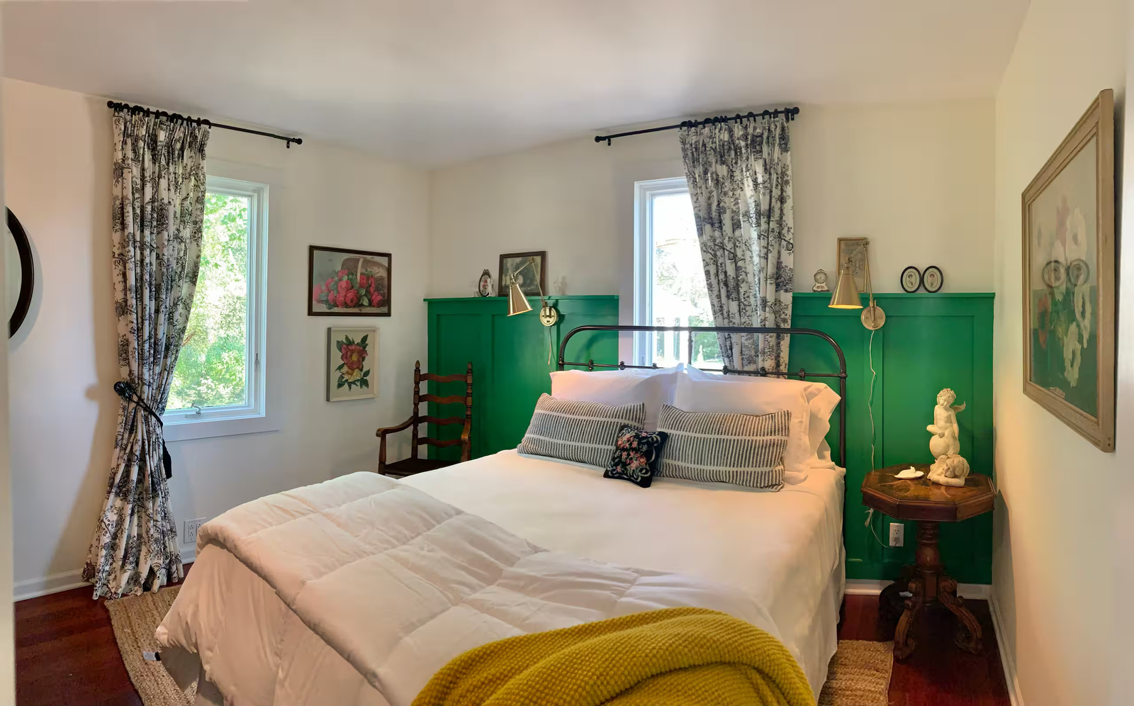 Second bedroom at Walnut Cottage
